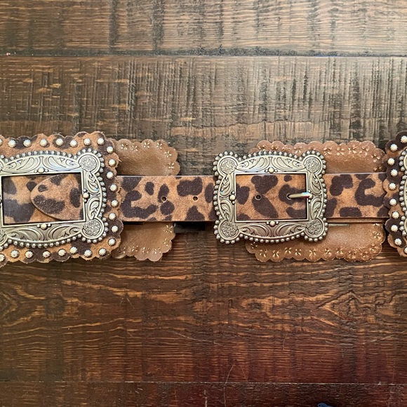 L&B Accessories - Women’s L&B Western Leopard Concho Belt